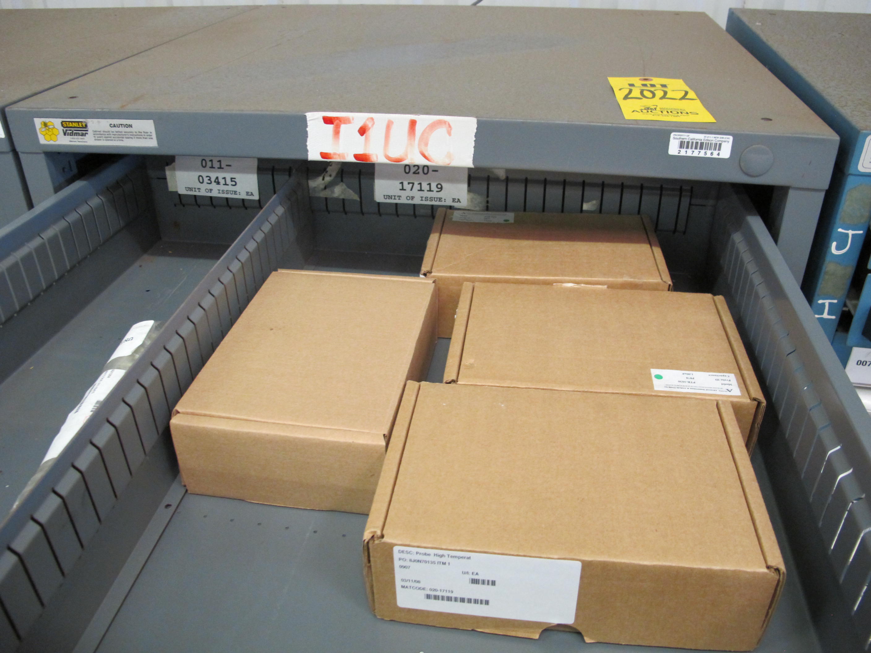 STANLEY VIDMAR HEAVY DUTY 11-DRAWER PARTS CABINET W/ CONTENTS (W-44) LOADING & HANDLING FEE $25-